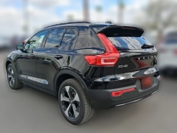 Volvo XC40 Plus B5 AWD 2026