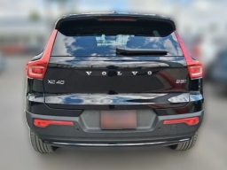 Volvo XC40 Plus B5 AWD 2026