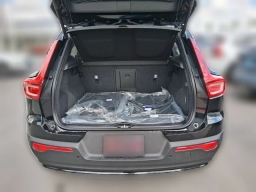 Volvo XC40 Plus B5 AWD 2026