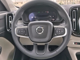 Volvo XC40 Plus B5 AWD 2026