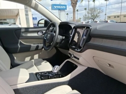 Volvo XC40 Plus B5 AWD 2026