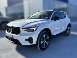 Volvo XC40 Plus B5 AWD 2026