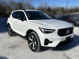 Volvo XC40 Plus B5 AWD 2026
