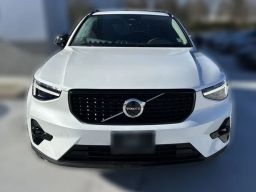 Volvo XC40 Plus B5 AWD 2026