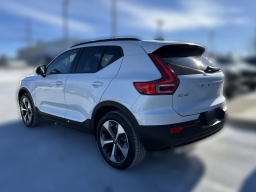 Volvo XC40 Plus B5 AWD 2026