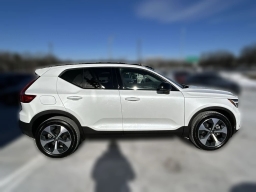 Volvo XC40 Plus B5 AWD 2026