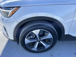 Volvo XC40 Plus B5 AWD 2026