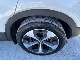 Volvo XC40 Plus B5 AWD 2026