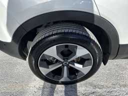 Volvo XC40 Plus B5 AWD 2026