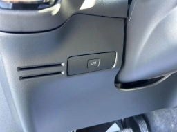 Volvo XC40 Plus B5 AWD 2026