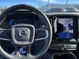 Volvo XC40 Plus B5 AWD 2026