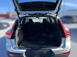 Volvo XC40 Plus B5 AWD 2026