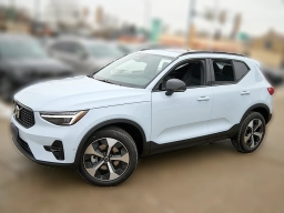 Volvo XC40 Plus B5 AWD 2026