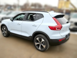 Volvo XC40 Plus B5 AWD 2026