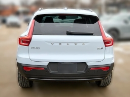 Volvo XC40 Plus B5 AWD 2026