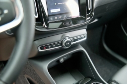 Volvo XC40 Plus B5 AWD 2026