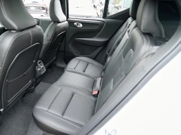 Volvo XC40 Plus B5 AWD 2026