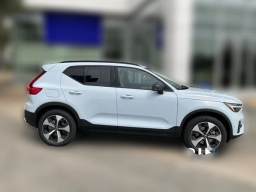 Volvo XC40 Plus B5 AWD 2026