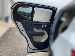 Volvo XC40 Plus B5 AWD 2026