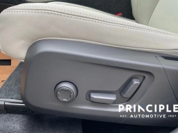 Volvo XC40 Plus B5 AWD 2026