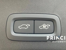 Volvo XC40 Plus B5 AWD 2026