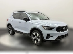 Volvo XC40 Plus B5 AWD 2026