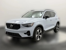 Volvo XC40 Plus B5 AWD 2026