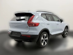 Volvo XC40 Plus B5 AWD 2026