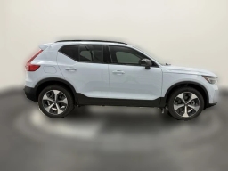 Volvo XC40 Plus B5 AWD 2026