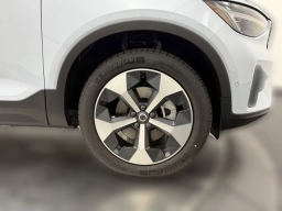 Volvo XC40 Plus B5 AWD 2026