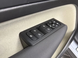 Volvo XC40 Plus B5 AWD 2026