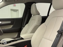 Volvo XC40 Plus B5 AWD 2026