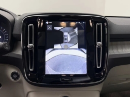 Volvo XC40 Plus B5 AWD 2026