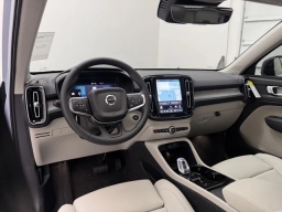 Volvo XC40 Plus B5 AWD 2026