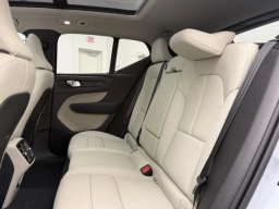 Volvo XC40 Plus B5 AWD 2026