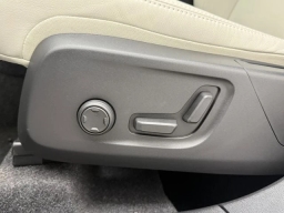 Volvo XC40 Plus B5 AWD 2026