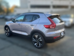 Volvo XC40 Plus B5 AWD 2026