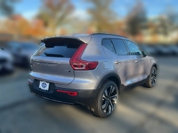 Volvo XC40 Plus B5 AWD 2026