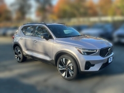 Volvo XC40 Plus B5 AWD 2026