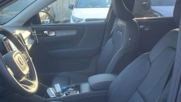 Volvo XC40 Plus B5 AWD 2026