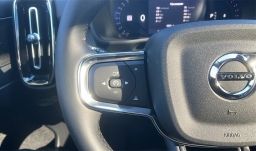 Volvo XC40 Plus B5 AWD 2026