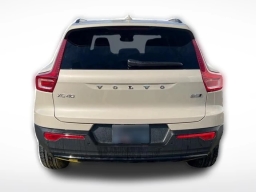 Volvo XC40 Plus B5 AWD 2026