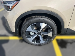 Volvo XC40 Plus B5 AWD 2026