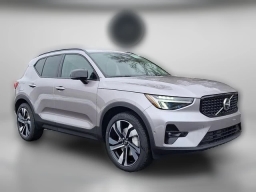 Volvo XC40 Plus B5 AWD 2026