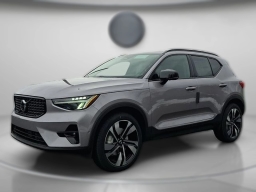 Volvo XC40 Plus B5 AWD 2026