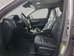 Volvo XC40 Plus B5 AWD 2026