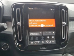 Volvo XC40 Plus B5 AWD 2026