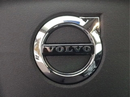 Volvo XC40 Plus B5 AWD 2026