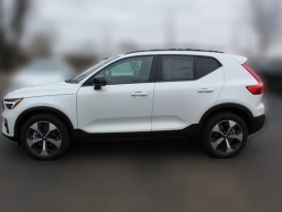 Volvo XC40 Plus B5 AWD 2026