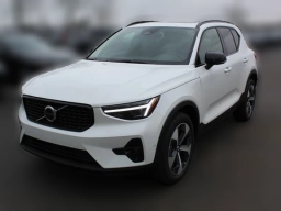 Volvo XC40 Plus B5 AWD 2026